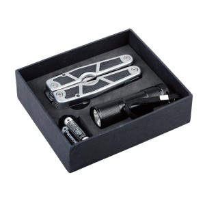 Narzędzie wielofunkcyjne z latarką